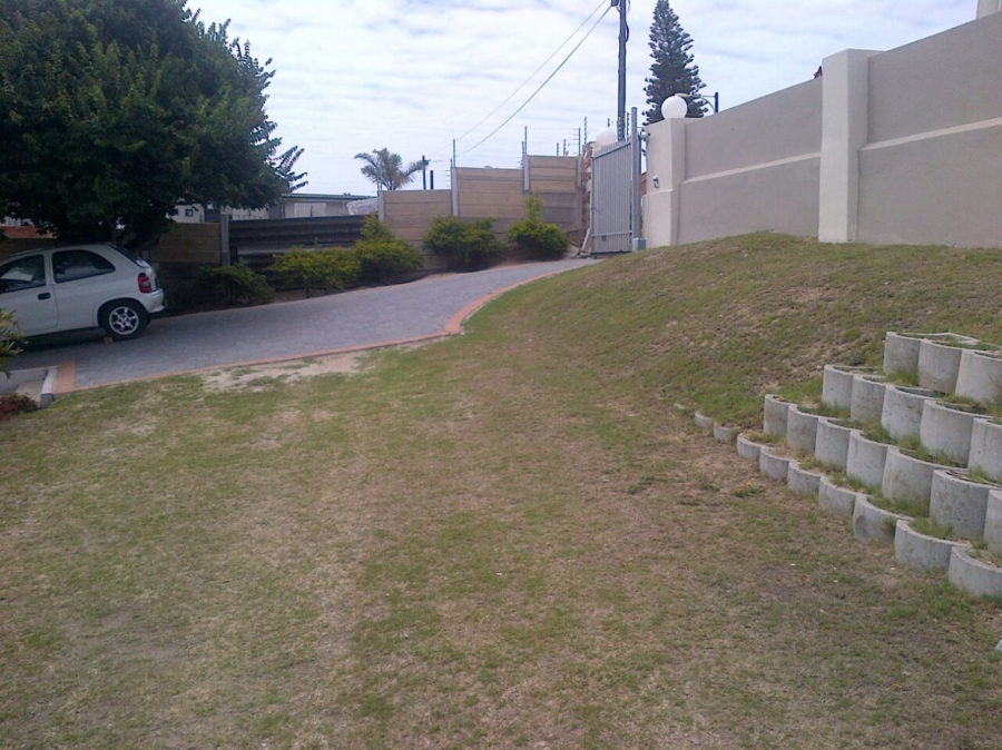 To Let 1 Bedroom Property for Rent in Humerail Eastern Cape